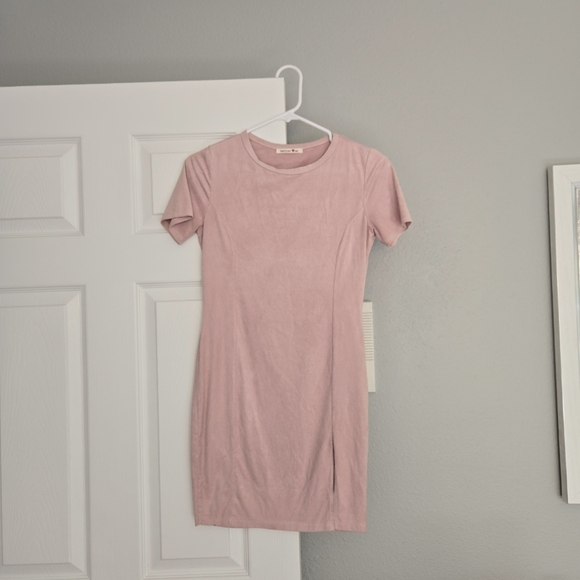 Mauve Velour Mini Dress With Slit Detail On Leg. Super Soft. Stretchy. - Picture 4 of 4